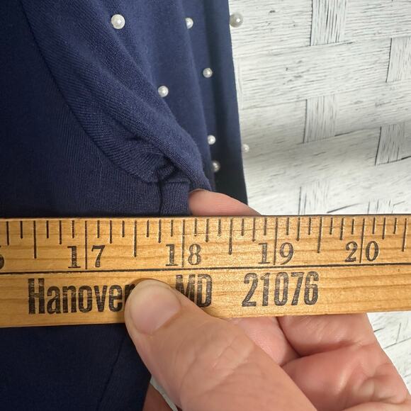 Talbots Woman’s tunic top, navy blue pearl beating on shoulders and sleeves - Picture 6 of 10